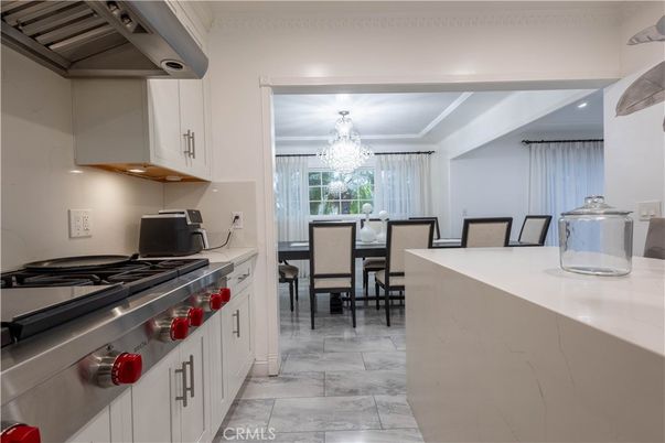 Chandelier, Dining room, Interior, Kitchen, Marble, Stainless Steel Appliances