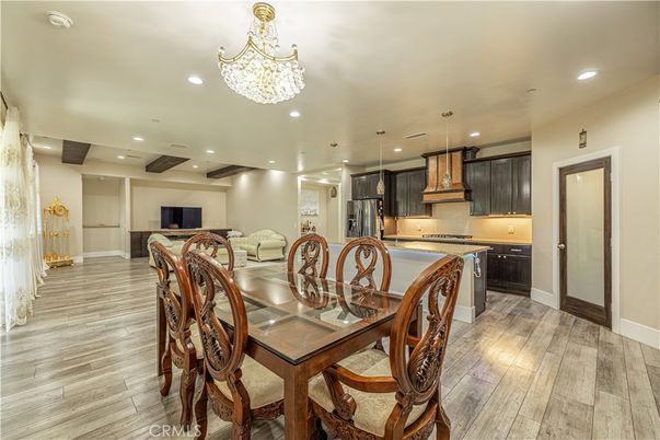 Chandelier, Dining room, Interior, Kitchen, Pendant Lights, Recessed Lighting, Wood Texture Flooring