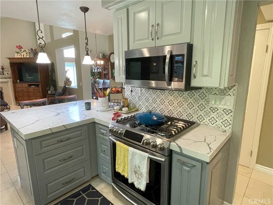 Dining room, Interior, Kitchen, Pendant Lights, Stainless Steel Appliances