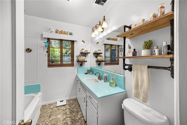 Bathroom, Interior, Tile Countertops