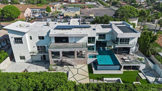 Exterior, Drone