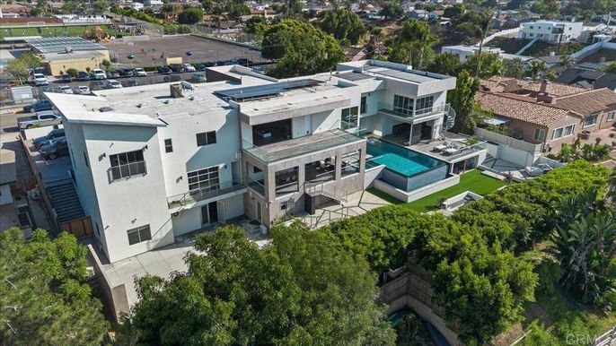 Exterior, Drone