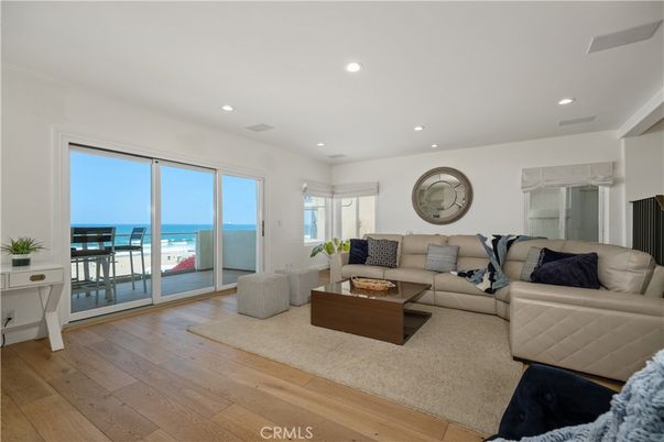 Interior, Living room, Recessed Lighting, Water, Wood Texture Flooring