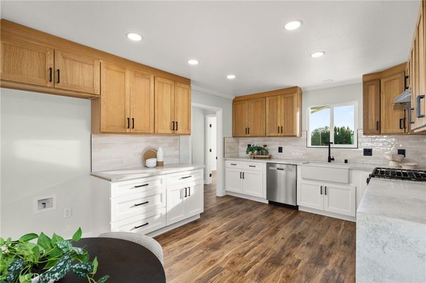 Interior, Kitchen, Recessed Lighting, Wood Texture Flooring