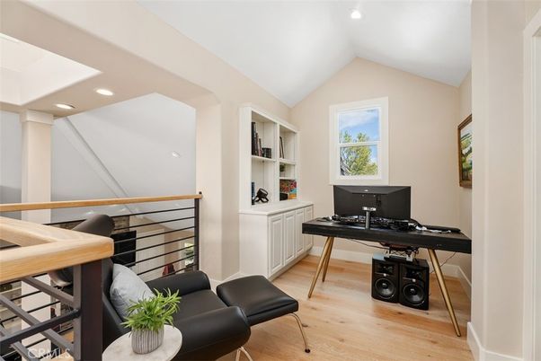 Home Office, Interior, Recessed Lighting, Wood Texture Flooring