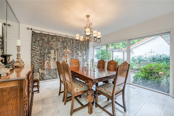 Chandelier, Dining room, Interior