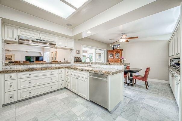 Dining room, Interior, Kitchen, Marble, Recessed Lighting