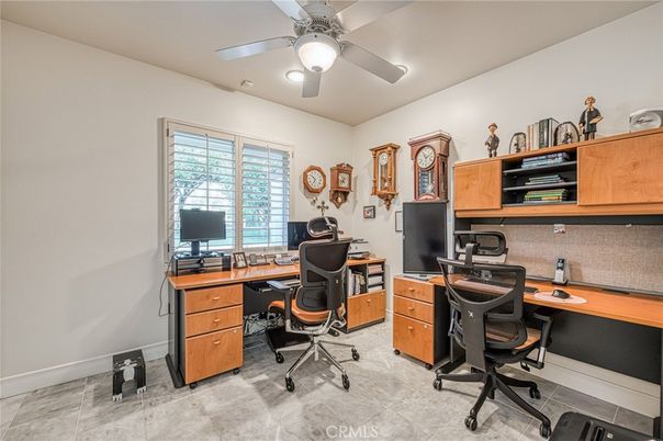 Home Office, Interior