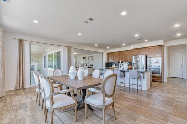 Dining room, Interior, Kitchen, Recessed Lighting, Stainless Steel Appliances