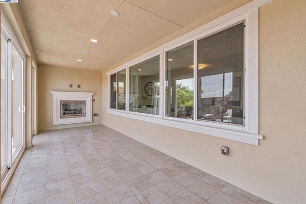 Empty room, Fireplace, Interior, Recessed Lighting
