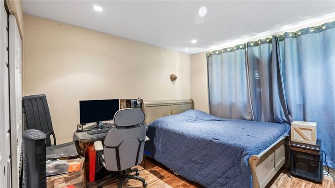 Bedroom, Home Office, Interior, Recessed Lighting, Wood Texture Flooring