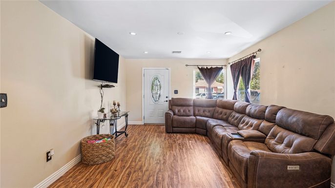 Interior, Living room, Recessed Lighting, Wood Texture Flooring