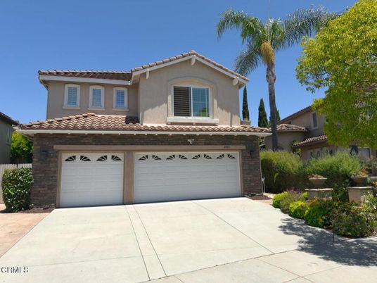 Attached, Exterior, Facade, Mediterranean