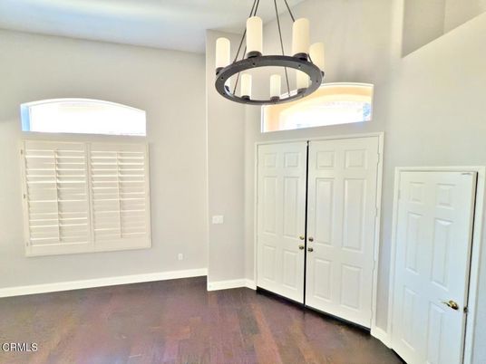 Interior, Pendant Lights, Wood Texture Flooring