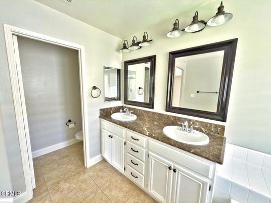 Bathroom, Dual Sink Vanities, Interior