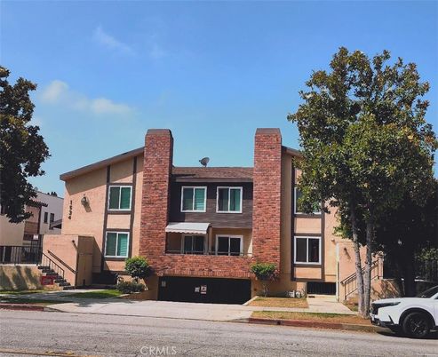 Exterior, Facade, Brick Facade, Rowhouse