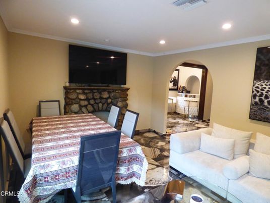 Dining room, Interior, Recessed Lighting
