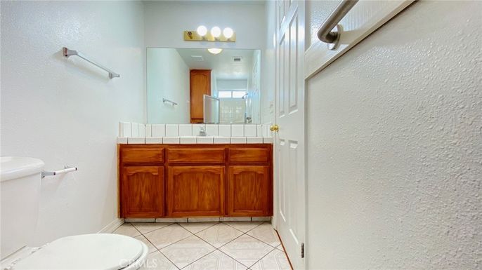 Bathroom, Interior, Tile Countertops