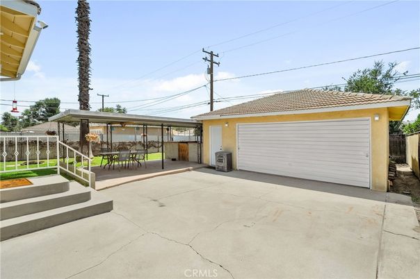 Detached Garage, Exterior