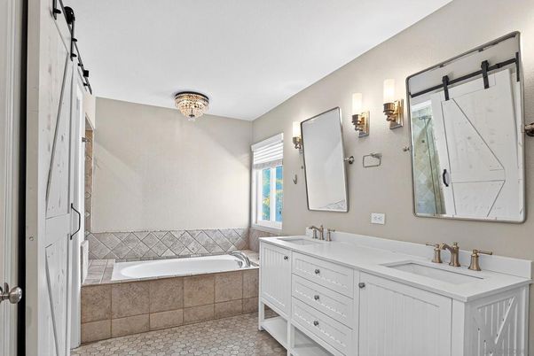 Bathroom, Dual Sink Vanities, Interior