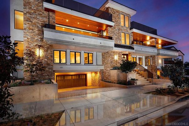 Attached, Exterior, Facade, Modern