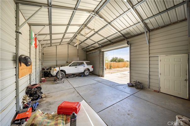Exterior, Garage