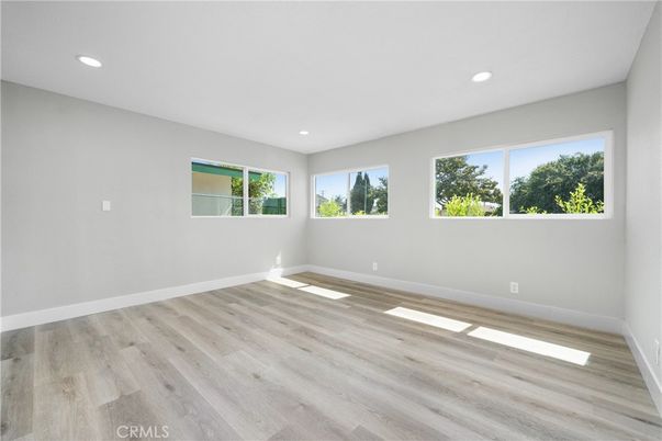 Empty room, Interior, Recessed Lighting, Wood Texture Flooring