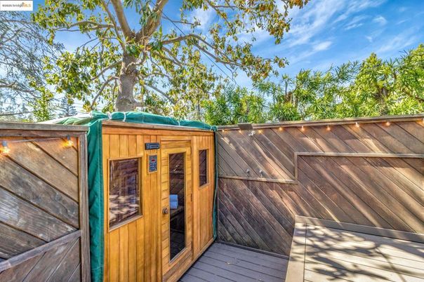 Exterior, Hot Tub