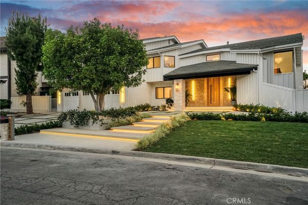 Backyard, Exterior, Facade, Farmhouse