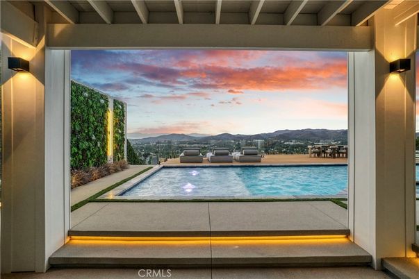 Exterior, Pool, Other