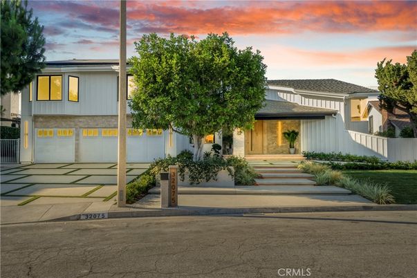 Attached, Exterior, Facade, Modern