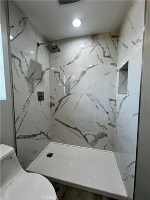 Bathroom, Interior, Marble Walls, Recessed Lighting