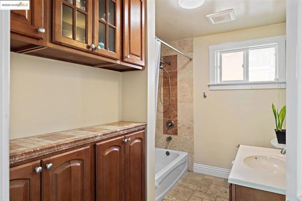Bathroom, Interior, Tile Countertops