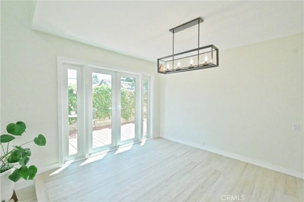 Empty room, Interior, Pendant Lights, Wood Texture Flooring
