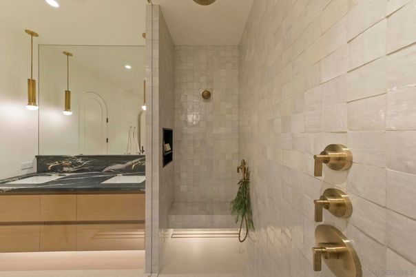 Bathroom, Interior, Recessed Lighting
