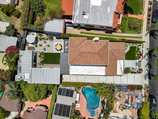Exterior, Drone