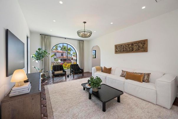 Interior, Living room, Pendant Lights, Recessed Lighting