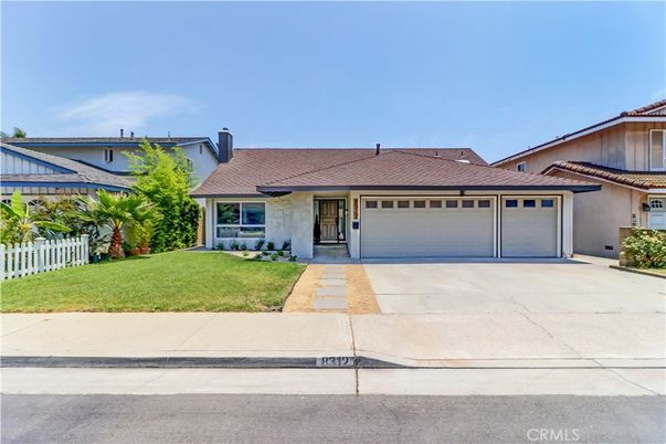 Attached, Exterior, Facade, Ranch