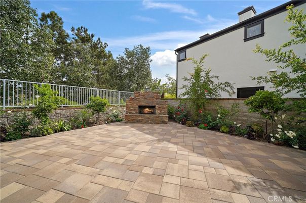 Exterior, Fireplace