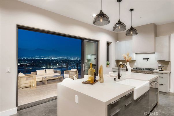 Interior, Kitchen, Living room, Pendant Lights, Recessed Lighting, Stainless Steel Appliances