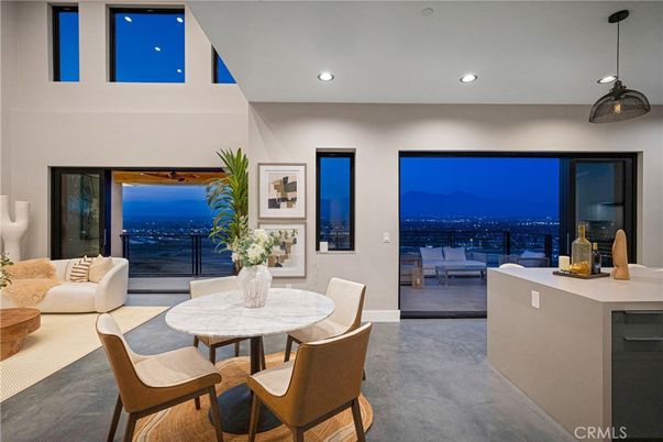 Dining room, Interior, Living room, Pendant Lights, Recessed Lighting, Water