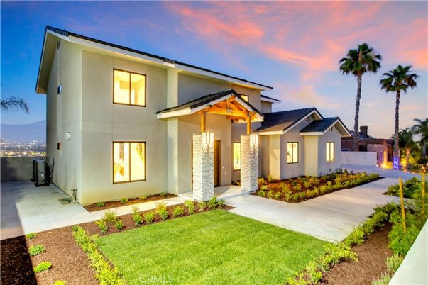 Backyard, Exterior, Facade, Modern