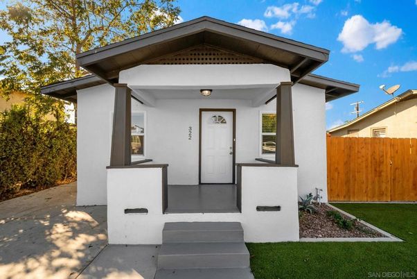 Exterior, Facade, None