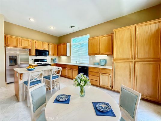 Dining room, Interior, Kitchen, Recessed Lighting, Stainless Steel Appliances