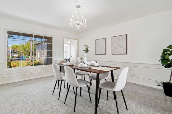 Chandelier, Dining room, Interior