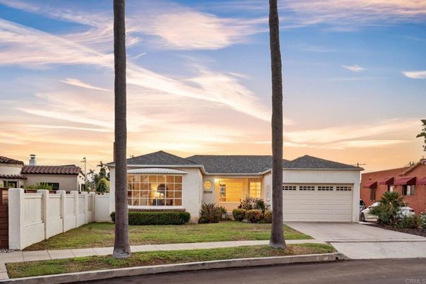 Attached, Exterior, Facade, Ranch