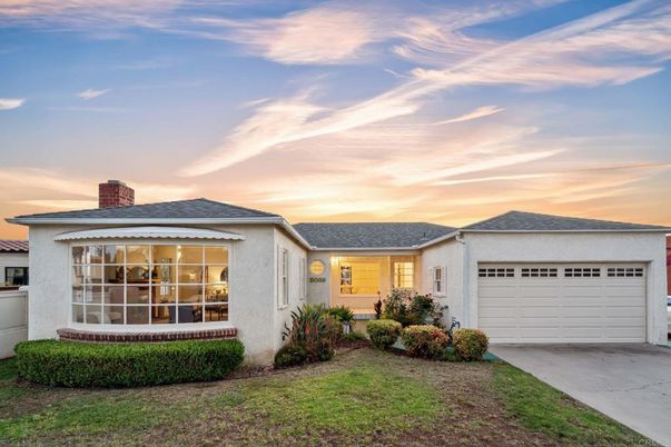 Attached, Exterior, Facade, Ranch