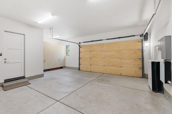 Garage, Interior