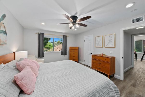 Bedroom, Interior, Recessed Lighting, Wood Texture Flooring