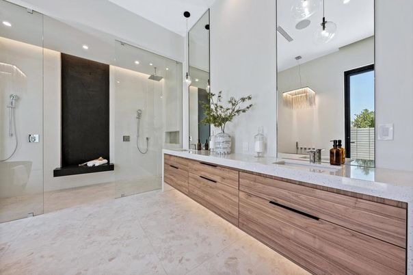 Bathroom, Glass Shower, Interior, Pendant Lights, Recessed Lighting